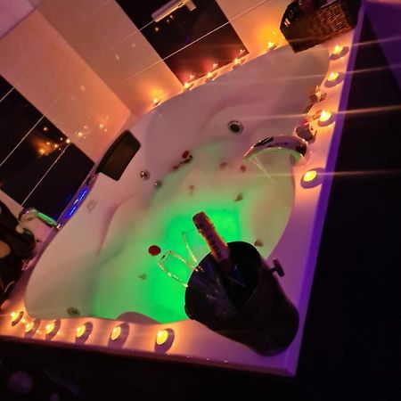 Karma Luxury Room Bucharest Exterior photo