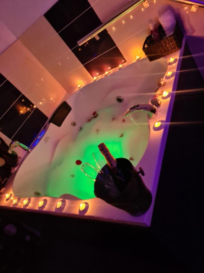 Karma Luxury Room Bucharest Exterior photo